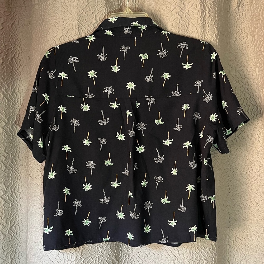 Love Notes Palm Tree Button Down - Picture 2 of 4